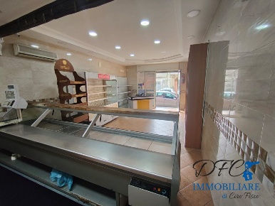 Foto Locale commerciale a Afragola di 55 m² con 2 locali in vendita