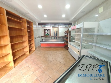 Foto Locale commerciale a Afragola di 55 m² con 2 locali in vendita