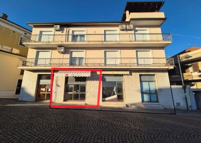 Foto Locale commerciale in Via Martiri Zanolli, Miglianico Centro di 45 m²