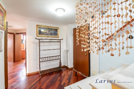 Foto Appartamento in c.so XXV Aprile, Erba Centro di 100 m² con 3 locali