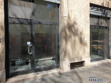 Foto Locale commerciale a Modena Viali di 40 m² con 1 locali in vendita