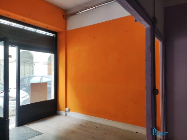 Foto Locale commerciale a Terni Centro di 25 m² con 1 locali in affitto