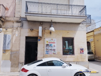 Foto Attività commerciale in via Garibaldi, Pachino Centro di 30 m²