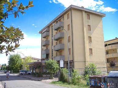 Foto Ufficio in via Guaitoli, Carpi Cibeno di 100 m² con 1 locali