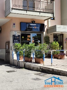 Foto Locale commerciale a Bari Carbonara di Bari di 155 m² con 1 locali