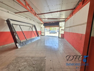 Foto Locale commerciale a Afragola di 60 m² con 2 locali in vendita