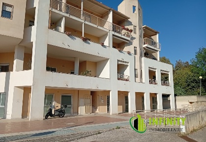 Foto Locale commerciale in Via Dante, Matera Centro di 40 m² con 1 locali