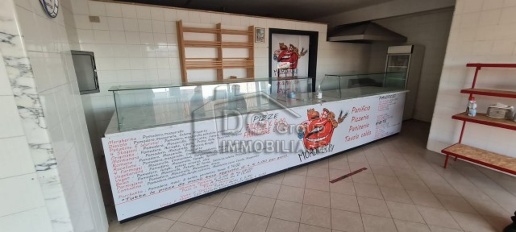 Foto Locale commerciale in Zona Petrolgas, Alcamo Centro di 100 m²