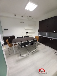 Foto Ufficio a Massa Centro di 75 m² con 4 locali in vendita