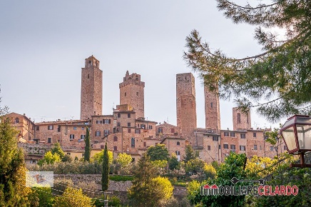 Foto Attività commerciale a San Gimignano Centro di 1430 m² con 11 locali