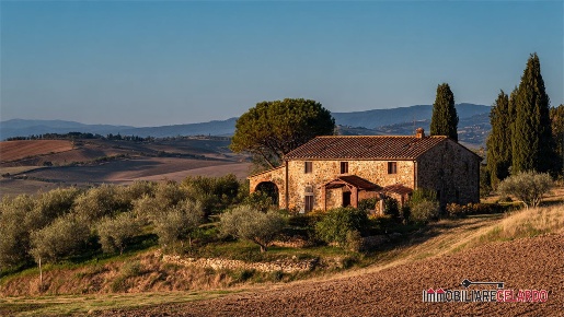 Foto Attività commerciale a San Gimignano Centro di 1430 m² con 11 locali