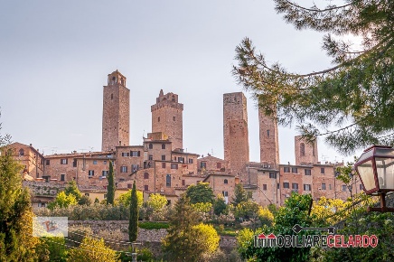 Foto Attività commerciale a San Gimignano Centro di 1430 m² con 11 locali