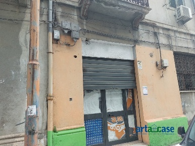 Foto Locale commerciale in via samperi, Messina La Farina - Stazione