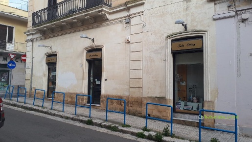 Foto Locale commerciale in via palestro, Brindisi Centro Storico di 65 m²