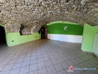 Foto Locale commerciale in Piazza Cauzzi, Sonico Rino di 170 m² in vendita