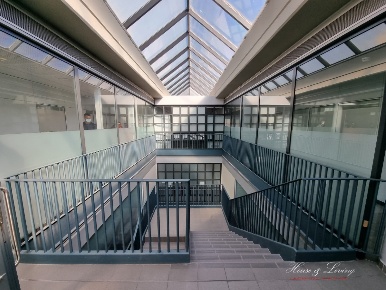 Foto Ufficio a Grugliasco Centro di 8200 m² con 8 locali in vendita