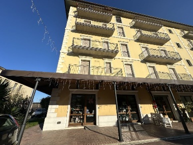 Foto Locale commerciale in Via Arrigo Rossi, Silvi Silvi Marina di 50 m²
