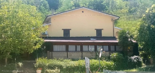 Foto Agriturismo a Manoppello Centro di 273 m² con 12 locali in vendita