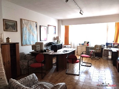 Foto Ufficio a Colle di Val d'Elsa Abbadia, Campolungo di 35 m² in vendita