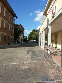 Foto Locale commerciale a Novi di Modena Rovereto di 137 m² con 2 locali