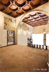 Foto Locale commerciale a San Gimignano Centro di 100 m² con 2 locali