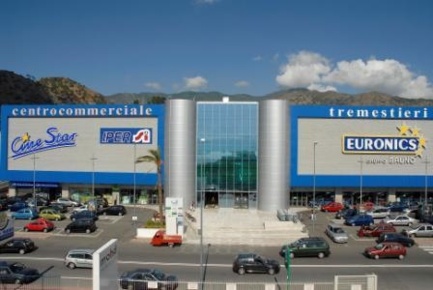 Foto Locale commerciale in Tremestieri, Messina Tremestieri - Pistunina