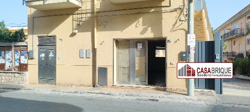 Foto Locale commerciale in Via Consolare, Bagheria Centro di 50 m²