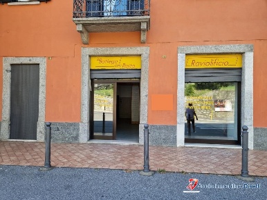 Foto Locale commerciale in VIa G.Marconi, Edolo Centro di 110 m² in vendita