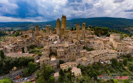 Foto Locale commerciale a San Gimignano di 400 m² in vendita