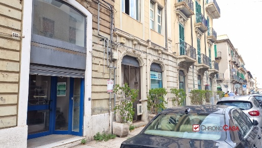 Foto Locale commerciale in via ghibellina, Messina Battisti - Avignone