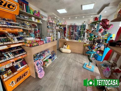 Foto Locale commerciale a Marigliano Centro di 80 m² con 3 locali