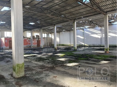 Foto Magazzino in VIA CHIARELLOTTO, San Benedetto Po Centro di 1175 m²