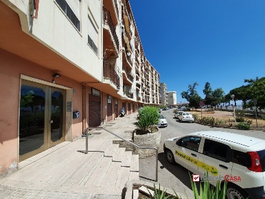Foto Locale commerciale in Panoramica dello stretto, Messina di 80 m²