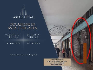 Foto Locale commerciale in via Guala, Torino di 131 m² con 2 locali
