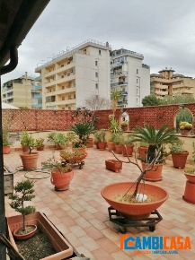 Foto Appartamento a Palermo De Gasperi - Croce Rossa di 156 m² con 5 locali