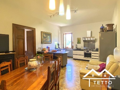 Foto Appartamento a Contigliano di 170 m² con 4 locali in vendita