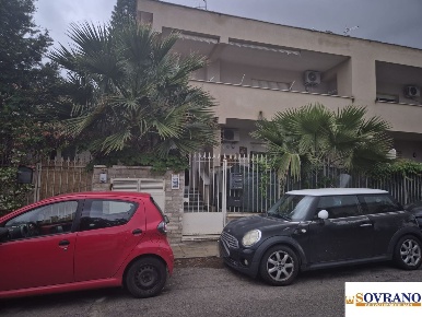 Foto Ufficio a Palermo Mondello - Valdesi di 90 m² con 4 locali in affitto