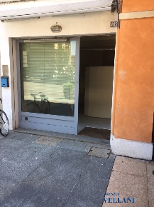 Foto Locale commerciale a Carpi di 23 m² con 1 locali in vendita