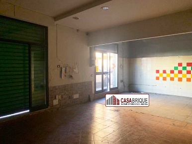 Foto Locale commerciale in Via del Cavaliere, Bagheria Centro di 80 m²