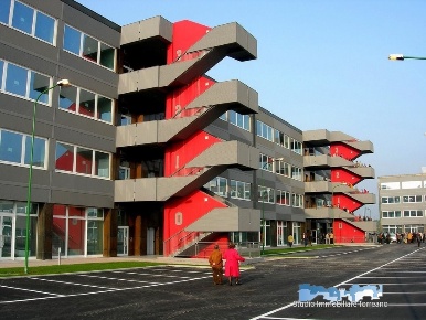 Foto Ufficio a Ivrea di 330 m² con 10 locali in affitto