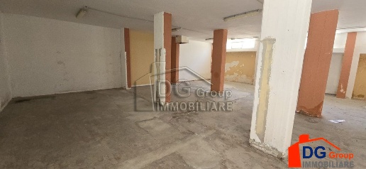 Foto Magazzino in VIALE EUROPA, Alcamo Centro di 400 m² con 2 locali