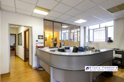 Foto Ufficio in via Cherubini, Paderno Dugnano Semicentro di 230 m²