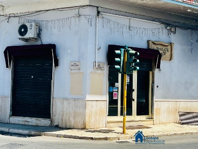 Foto Locale commerciale a Capurso di 70 m² con 1 locali in vendita