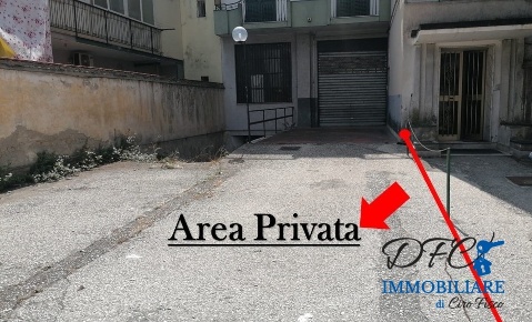 Foto Laboratorio a Afragola di 480 m² con 3 locali in affitto