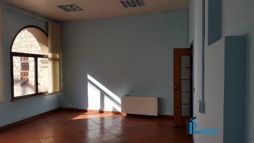 Foto Ufficio a Terni Centro di 70 m² con 3 locali in affitto
