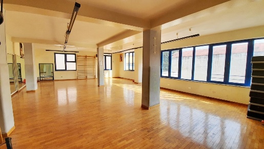 Foto Ufficio in Via Don Pica, Casandrino di 285 m² con 6 locali in vendita
