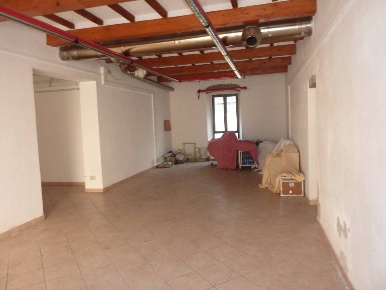 Foto Locale commerciale a Campiglia Marittima Venturina di 200 m²