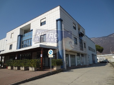 Foto Ufficio in VIA PIOVENE, Chiuppano di 185 m² con 4 locali in affitto