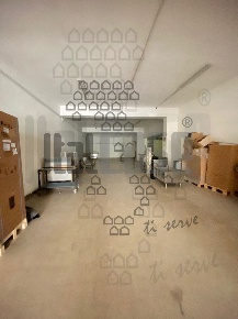 Foto Locale commerciale a Messina Gazzi di 300 m² con 1 locali in affitto