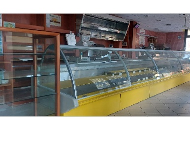 Foto Attività commerciale a San Rocco al Porto di 150 m² con 5 locali